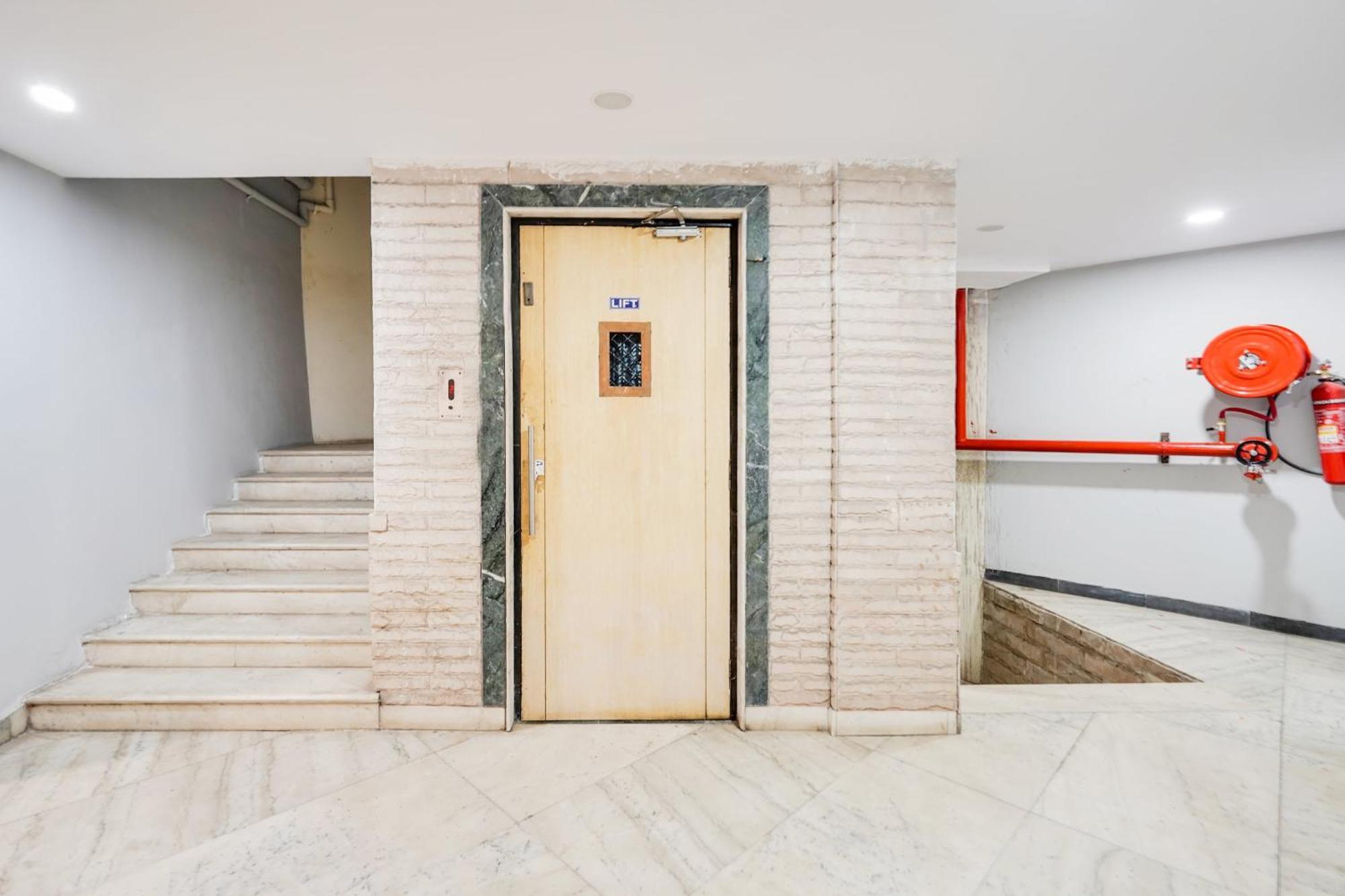 Palette Country Club Surat Hotel Exterior photo