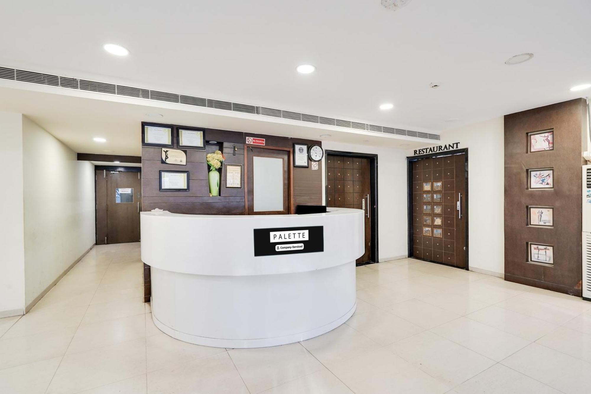 Palette Country Club Surat Hotel Exterior photo