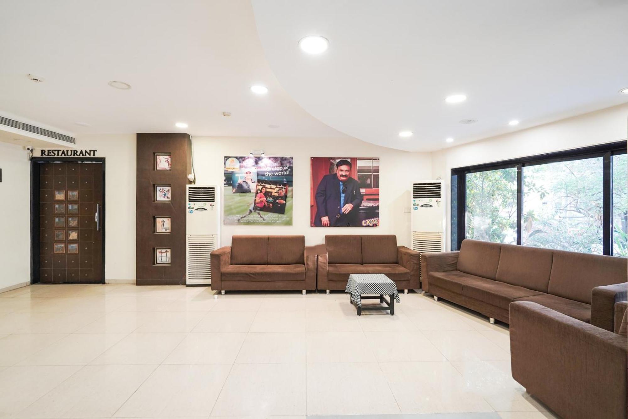 Palette Country Club Surat Hotel Exterior photo