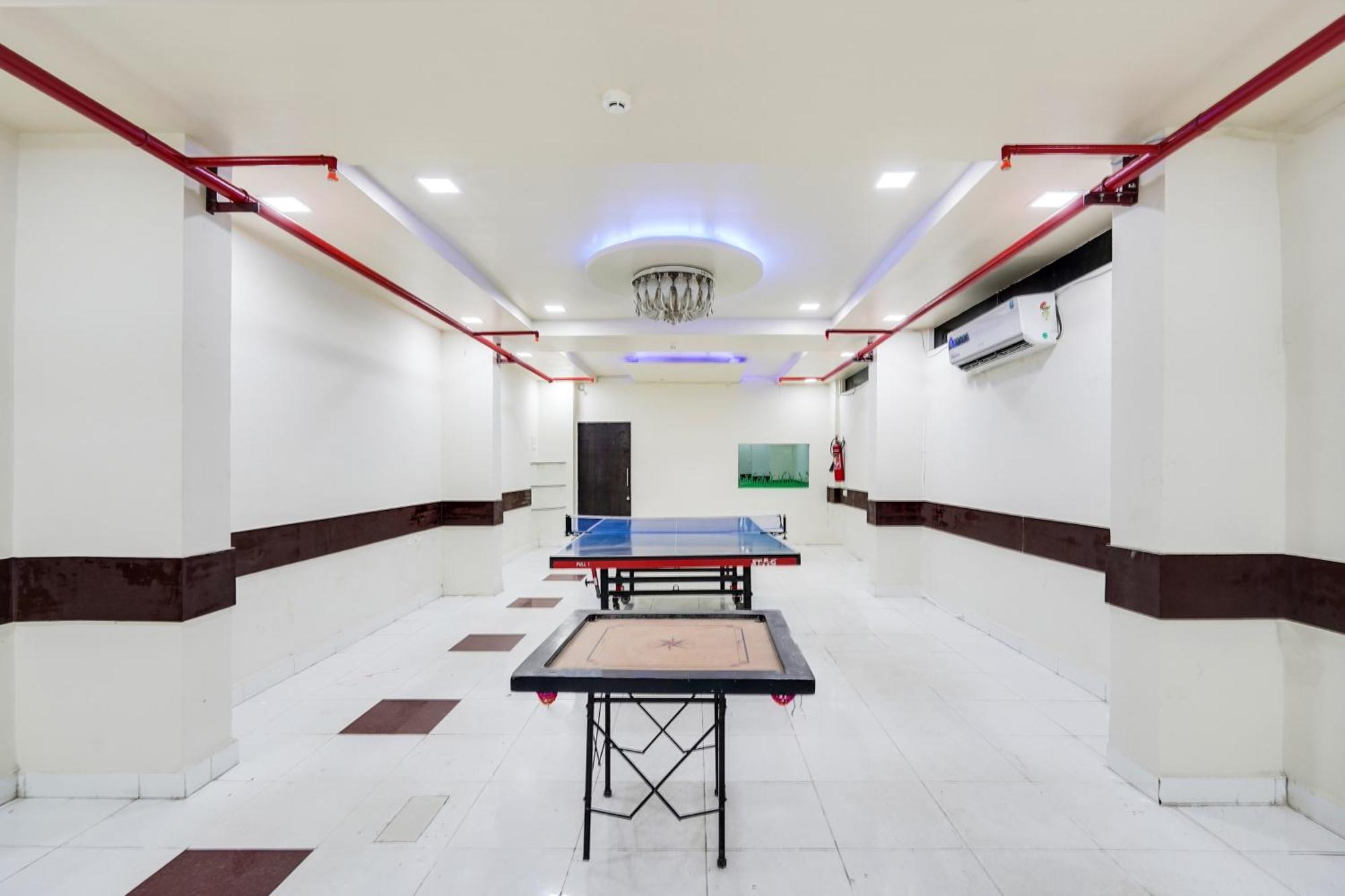 Palette Country Club Surat Hotel Exterior photo