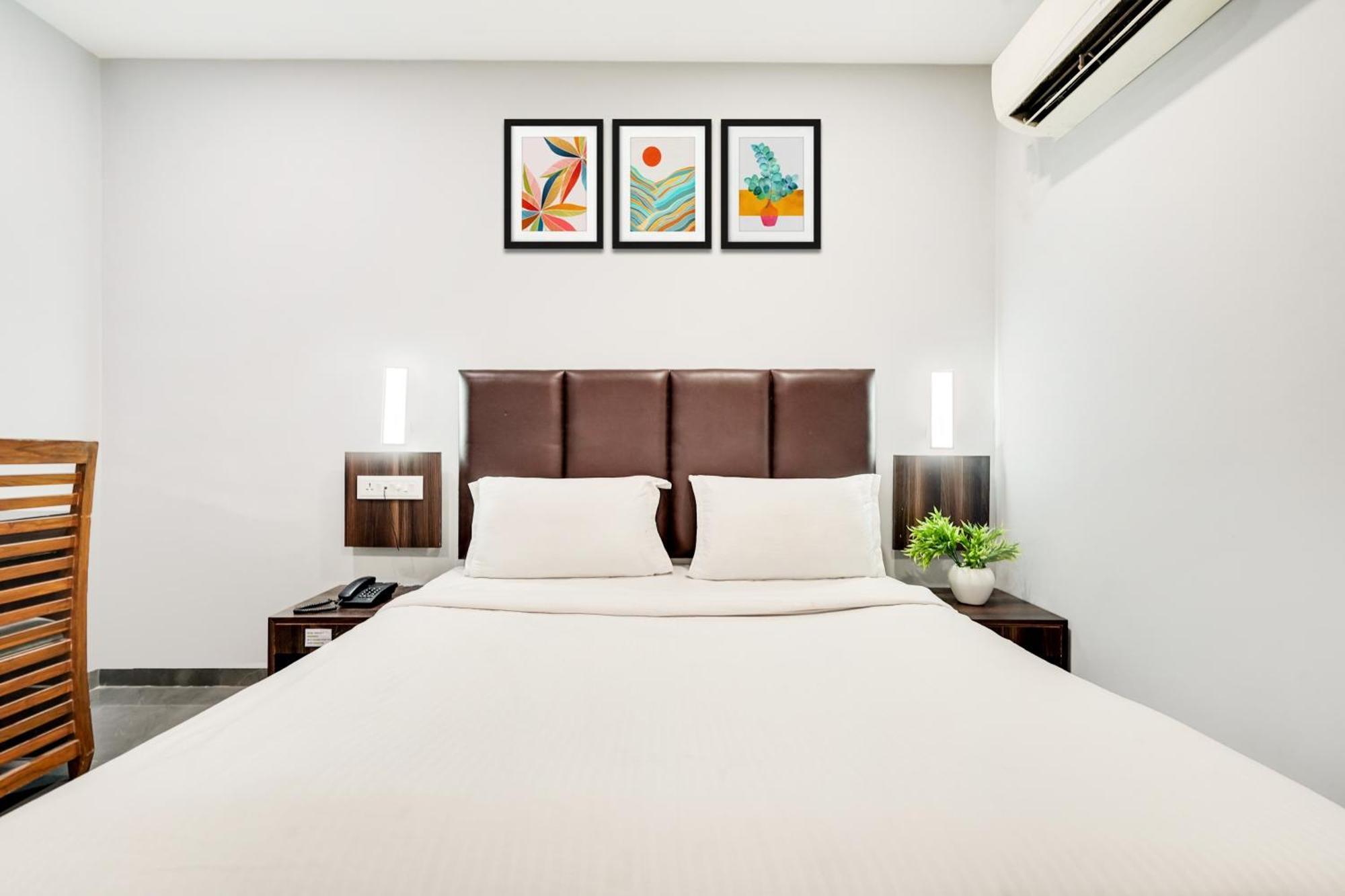 Palette Country Club Surat Hotel Exterior photo